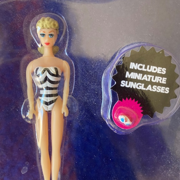 World’s Smallest Barbie 1959 - New with Tags - Picture 2 of 5